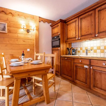 Apartment Ecrin Des Neiges - Val Claret-2 By Interhome *